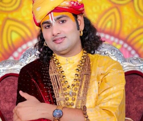 Spiritual Leader Aniruddhacharya Faces Backlash Over Cow Urine Claims Amid Chicago Hospital Visit